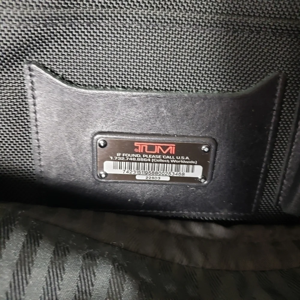 Tumi 225D3 Black Carry-on Travel Overnight Bag Case with Shoulder Strap-17x13x8